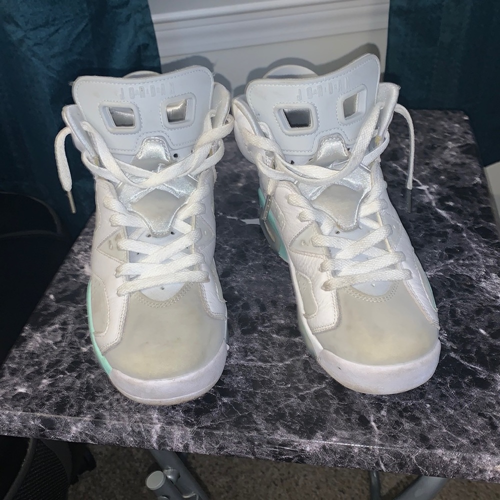 Air Jordan 6 Mint foam